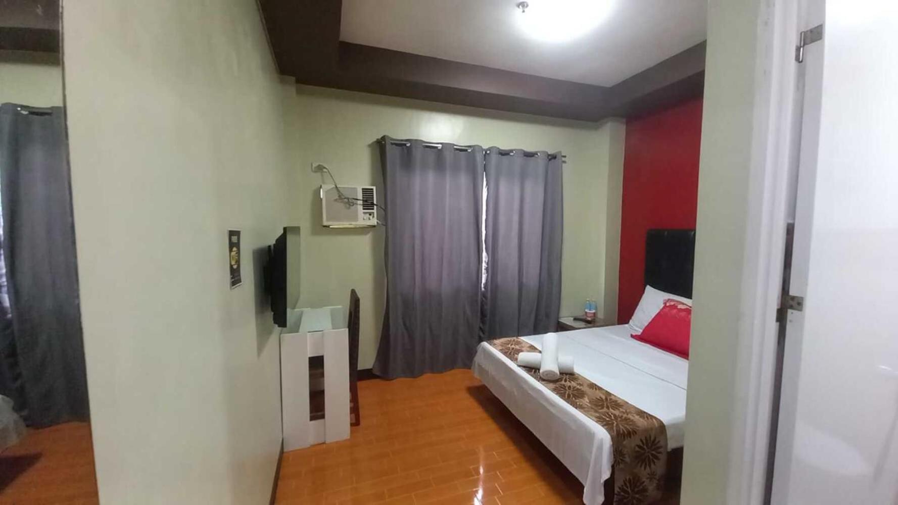 Oyo 1037 Lendes Tourist Inn Main 纳加 外观 照片